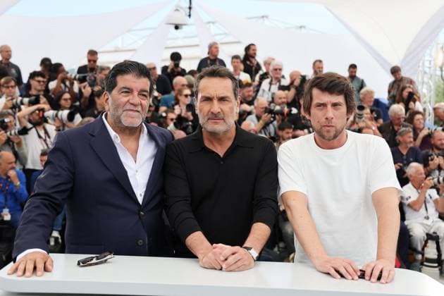 Photocall of the movie LAmour Ouf Beating Hearts CompÃ tition during the 77th Cannes International Film Festival Producers Alain Attal and Hugo Selignac surround director Gilles Lellouche Photocall of the movie LAmour Ouf Beating Hearts CompÃ tition during the 77th Cannes International Film Festival May 14 25 2024 , le 24 mai 2024 Jacovides Moreau Bestimage Photocall of the movie LAmour Ouf Beating Hearts Competition during the 77th Cannes International Film Festival May 14 25, 2024 , May 24, 2024 Cannes France  Copyright: xJACOVIDES-MOREAUx xBESTIMAGExJACOVIDES-MOREAUx xBESTIMAGEx
