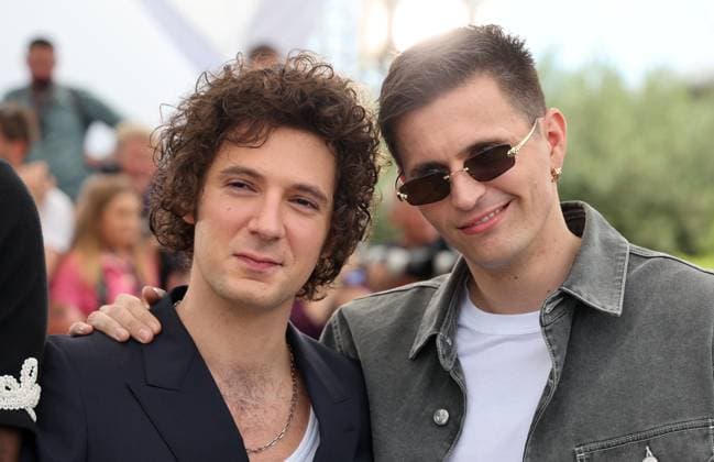 Photocall of the movie LAmour Ouf Beating Hearts Competition during the 77th Cannes International Film Festival Vincent Lacoste et RaphaÃ l Quenard Photocall of the movie LAmour Ouf Beating Hearts Competition during the 77th Cannes International Film Festival May 14 25, 2024 , May 24, 2024 Jacovides Moreau Bestimage Photocall of the movie LAmour Ouf Beating Hearts Competition during the 77th Cannes International Film Festival May 14 25, 2024 , May 24, 2024 Cannes France  Copyright: xJACOVIDES-MOREAUx xBESTIMAGExJACOVIDES-MOREAUx xBESTIMAGEx