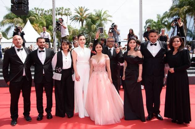 Cannes The Seed Of The Sacred Fig Red Carpet NG Mahsa Rostami, Soheila Golestani, Mohammad Rasoulof and the cast and crew attending the ?The Seed Of The Sacred Fig? Screening and Red Carpet at Palais Des Festivals in Cannes, France on May 24 2024 as part of the 77th Cannes Film Festival. Photo by Nicolas Genin ABACAPRESS.COM Cannes France  Copyright: xGeninxNicolas ABACAx