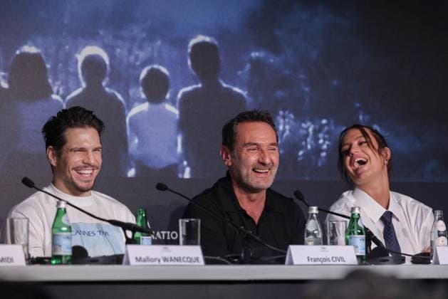 Entertainment Bilder des Tages Cannes L Amour Ouf Press Conference DB Francois Civil, Gilles Lellouche and Adele Exarchopoulos attend the L Amour Ouf press conference at the 77th annual Cannes Film Festival at Palais des Festivals on May 24, 2024 in Cannes, France. Photo by David Boyer ABACAPRESS.COM Cannes France  Copyright: xBoyerxDavid ABACAx
