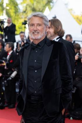 B MontÃ e des marches du film Â La plus prÃ cieuse des marchandises Â lors du 77eme Festival International du Film de Cannes Antoine de Caunes MontÃ e des marches du film Â La plus prÃ cieuse des marchandises Â lors du 77eme Festival International du Film de Cannes, au Palais des Festivals Ã Cannes On may 24th 2024 Olivier Borde Bestimage Red carpet of the movie Â The most precious of cargoes Â during the 77th Cannes International Film Festival at the Palais des Festivals in Cannes, France On may 24th 2024 Cannes France  Copyright: xOLIVIERxBORDEx xBESTIMAGExOLIVIERxBORDEx xBESTIMAGEx