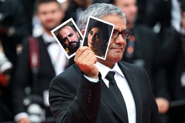 77eme Festival International du Film de Cannes Marche du film The Seed of the Sacred Fig Festival de Cannes 2024 77e Ã dition Descente The Seed Of The Sacred Fig Mohammad Rasoulof 305499 2024 05 24 Cannes France  Copyright: xLionelxGuericolas MPPx STAR_305499_008
