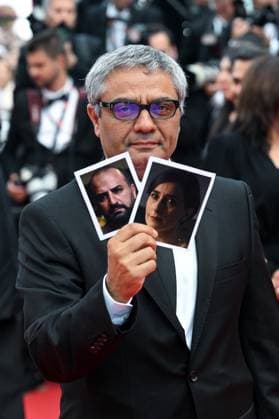 77eme Festival International du Film de Cannes Marche du film The Seed of the Sacred Fig Festival de Cannes 2024 77e Ã dition Descente The Seed Of The Sacred Fig Mohammad Rasoulof 305499 2024 05 24 Cannes France  Copyright: xLionelxGuericolas MPPx STAR_305499_010