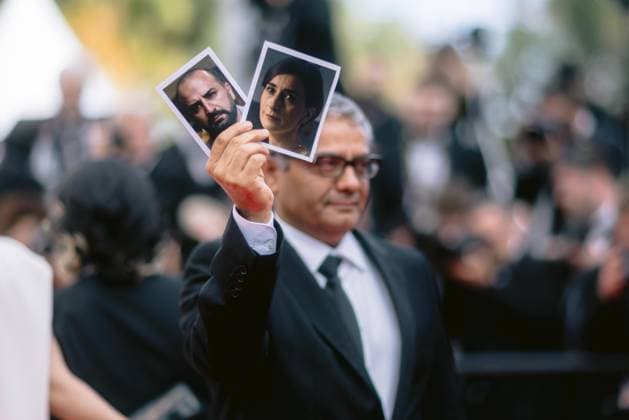 77eme Festival International du Film de Cannes Marches du film The Seed of the Sacred Fig 77eme Festival International du Film de Cannes Montee des marches du film La plus precieuse des marchandises 77th International Cannes Film Festival Red Carpet Mohammad Rasoulof 305499 2024 05 24 Alpes Maritimes Cannes France Rasoulof, Mohammad  Copyright: xTerencexBaelenx STAR_305499_020
