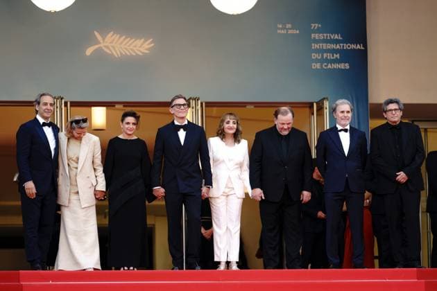 Cannes, France 24th May, 2024 Alexandre Desplat, Dominique Lemonnier, Florence Gastaud, Michel Hazanavicius, Dominique Blanc, Grà gory Gadebois, Serge Hazanavicius and Patrick Sobelman attends La Plus Prà cieuse des Marchandise The Most Precious of Cargoes Screening red carpet at the 77th annual Cannes Film Festival at Palais des Festivals on May 24, 2024 in Cannes, France CINEMA 77eme Festival de Cannes Red Carpet du film La Plus Prà cieuse des Marchandise The Most Precious of Cargoes 24 05 2024 NorbertScanella Panoramic