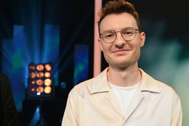 Cinematographer Markus Ott, winner of the Young Talent Award for his image design in Natascha Stogus short film Guardians of Colors at the 34 German Camera Award ceremony