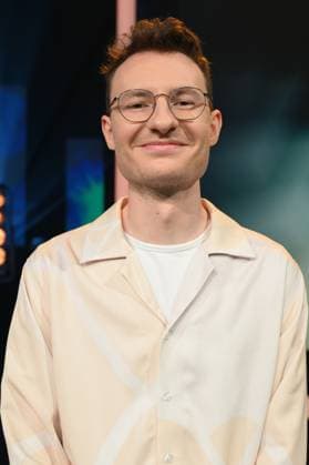 Cinematographer Markus Ott, winner of the Young Talent Award for his image design in Natascha Stogus short film Guardians of Colors at the 34 German Camera Award ceremony