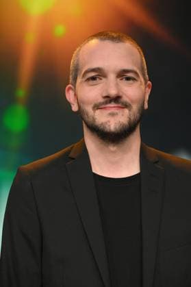 Editor Philipp Straetker, winner of the Young Talent Award for editing the series pilot Gastrogötter at the 34 German Camera Award ceremony