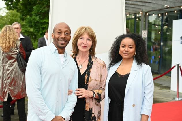 l r, Quatis Tarkington, former mayor Angela Spizig and actress Catherine Chikosi attend the award ceremony 34 German Camera Award