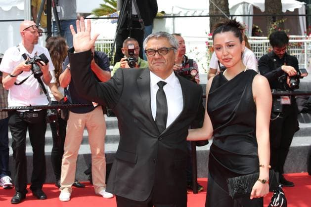 77eme Festival International du Film de Cannes Marches du film The Seed of the Sacred Fig 77th Cannes Film Festival Red carpet of the film The seed of the sacred fig Mohammad Rasoulof and his daughter 305499 2024 05 24 Cannes France  Copyright: xIsabellexVautierx xStarfacex STAR_305499_026
