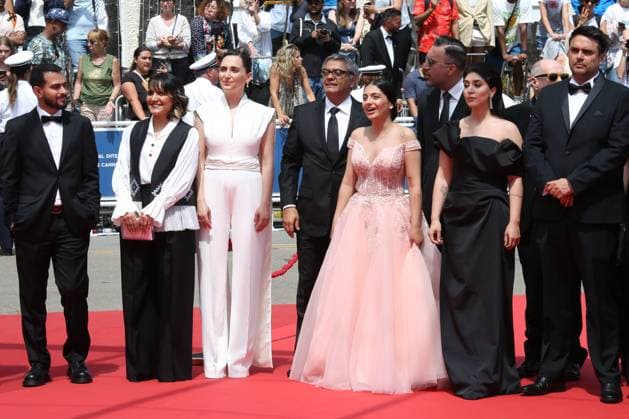 77eme Festival International du Film de Cannes Marches du film The Seed of the Sacred Fig 77th Cannes Film Festival Red carpet of the film The seed of the sacred fig Amineh Arani, Mahsa Rostami, Mohammad Rasoulof, Setareh Maleki and Niousha Akhsi 305499 2024 05 24 Cannes France  Copyright: xIsabellexVautierx xStarfacex STAR_305499_050