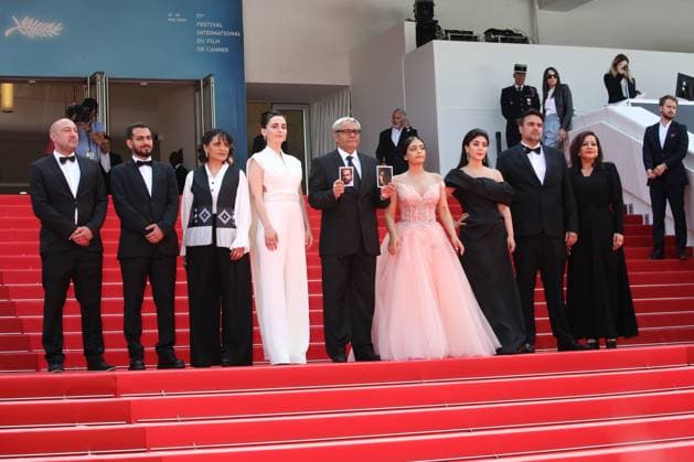 77eme Festival International du Film de Cannes Marches du film The Seed of the Sacred Fig 77th Cannes Film Festival Red carpet of the film The seed of the sacred fig Amineh Arani, Mahsa Rostami, Mohammad Rasoulof, Setareh Maleki and Niousha Akhsi 305499 2024 05 24 Cannes France  Copyright: xIsabellexVautierx xStarfacex STAR_305499_060
