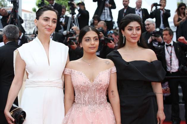 77eme Festival International du Film de Cannes Marches du film The Seed of the Sacred Fig 77th Cannes Film Festival Red carpet of the film The seed of the sacred fig Mahsa Rostami, Setareh Maleki and Niousha Akhsi 305499 2024 05 24 Cannes France  Copyright: xIsabellexVautierx xStarfacex STAR_305499_064