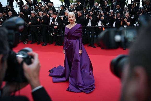 77eme Festival International du Film de Cannes Montee des marches du film La plus precieuse des marchandises Festival de Cannes 2024 77e Ã dition montee La plus precieuse des marchandises Helen Mirren 305502 2024 05 24  Copyright: xLionelxGuericolas MPPx STAR_305502_057