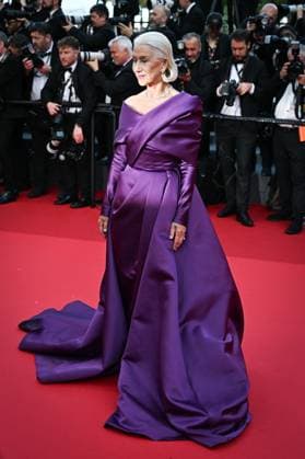 77eme Festival International du Film de Cannes Montee des marches du film La plus precieuse des marchandises Festival de Cannes 2024 77e Ã dition montee La plus precieuse des marchandises Helen Mirren 305502 2024 05 24  Copyright: xLionelxGuericolas MPPx STAR_305502_056
