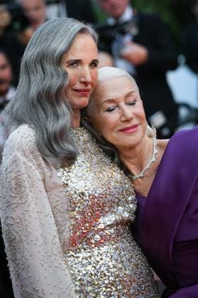 77eme Festival International du Film de Cannes Montee des marches du film La plus precieuse des marchandises Festival de Cannes 2024 77e Ã dition montee La plus precieuse des marchandises Andie MacDowell, Helen Mirren 305502 2024 05 24  Copyright: xLionelxGuericolas MPPx STAR_305502_068