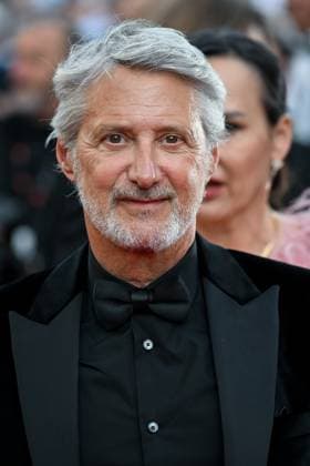 77eme Festival International du Film de Cannes Montee des marches du film La plus precieuse des marchandises Festival de Cannes 2024 77e Ã dition montee La plus precieuse des marchandises Antoine De Caunes 305502 2024 05 24  Copyright: xLionelxGuericolas MPPx STAR_305502_116
