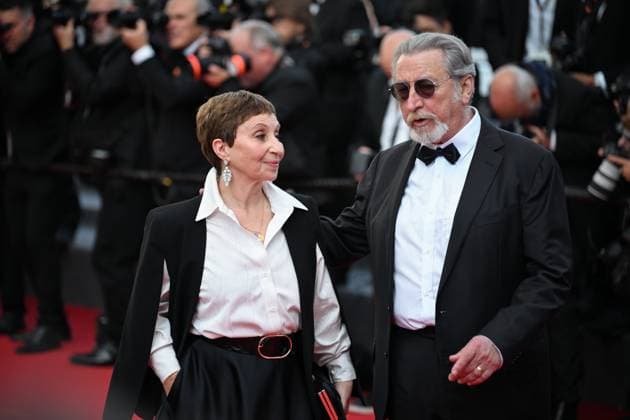 77eme Festival International du Film de Cannes Montee des marches du film La plus precieuse des marchandises Festival de Cannes 2024 77e Ã dition montee La plus precieuse des marchandises Ariane Ascaride, Robert Guediguian 305502 2024 05 24  Copyright: xLionelxGuericolas MPPx STAR_305502_129