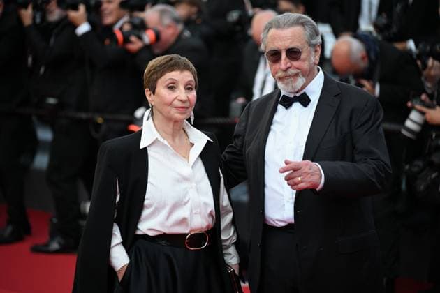 77eme Festival International du Film de Cannes Montee des marches du film La plus precieuse des marchandises Festival de Cannes 2024 77e Ã dition montee La plus precieuse des marchandises Ariane Ascaride, Robert Guediguian 305502 2024 05 24  Copyright: xLionelxGuericolas MPPx STAR_305502_130