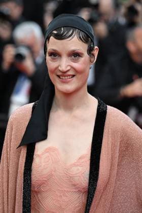 77eme Festival International du Film de Cannes Montee des marches du film La plus precieuse des marchandises Festival de Cannes 2024 77e Ã dition montee La plus precieuse des marchandises Vicky Krieps 305502 2024 05 24  Copyright: xLionelxGuericolas MPPx STAR_305502_137