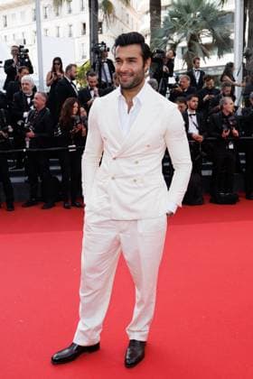 M MontÃ e des marches du film Â La plus prÃ cieuse des marchandises Â lors du 77eme Festival International du Film de Cannes Sam Asghari MontÃ e des marches du film Â La plus prÃ cieuse des marchandises Â lors du 77eme Festival International du Film de Cannes, au Palais des Festivals Ã Cannes Le 24 mai 2024 Jacovides Moreau Bestimage Red carpet of the movie Â The most precious of cargoes Â during the 77th Cannes International Film Festival at the Palais des Festivals in Cannes, France On may 24th 2024 Cannes France  Copyright: xJACOVIDES-MOREAUx xBESTIMAGExJACOVIDES-MOREAUx xBESTIMAGEx