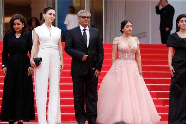 The Seed Of The Sacred Fig Red Carpet - The 77th Annual Cannes Film Festival CANNES, FRANCE - MAY 24: Mahsa Rostami, Soheila Golestani, Mohammad Rasoulof and the cast and crew attend the The Seed Of The Sacred Fig Red Carpet at the 77th annual Cannes Film Festival at Palais des Festivals on May 24, 2024 in Cannes, France. CAP GOL GOL Cannes Provence-Alpes-CÃ te d Azur France Copyright: xRickxGold CapitalxPicturesx