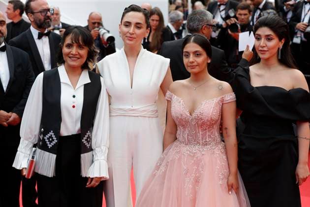 The Seed Of The Sacred Fig Red Carpet - The 77th Annual Cannes Film Festival CANNES, FRANCE - MAY 24:(CL-CR) Mahsa Rostami, Soheila Golestani and the cast and crew attend the The Seed Of The Sacred Fig Red Carpet at the 77th annual Cannes Film Festival at Palais des Festivals on May 24, 2024 in Cannes, France. CAP GOL GOL Cannes Provence-Alpes-CÃ te d Azur France Copyright: xRickxGold CapitalxPicturesx