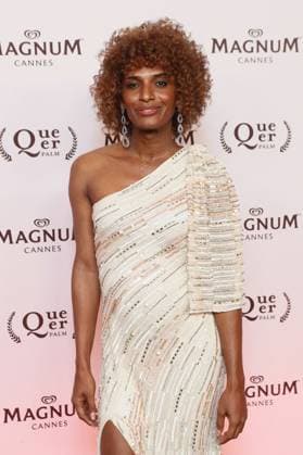 Exclusif Magnumday8photocall Exclusif Louiz SoirÃ e Â Queer PalmÂ soirée sur la plage Magnum lors du 77eme Festival International du Film de Cannes, France, le 24mai 2024 Christophe Clovis Magnum Cannes via Bestimage Magnum Beach Â Queer PalmÂ party during the 77th Cannes International Film Festival on May 24, 2024 Cannes France  Copyright: xJeremyxMelloulx xMagnumxCannesxviaxBestimagexJeremyxMelloulx xMagnumxCannesxviaxBestimagex