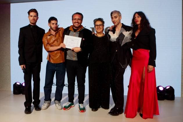 Exclusive Magnumday8photocall Exclusive Jury members Lukas Dhont, Jad Salfiti, Juliana Rojas, Paloma, Sophie Letourneur surrounding Emanuel Parvu winner of the Queer Palm 2024 for his film 3 kilometers to the end of the world Queer Palm party on the Magnum beach during the 77th Cannes International Film Festival, France, May 24, 2024 Christophe Clovis Magnum Cannes via Bestimage Magnum Beach Â Queer Palm Â party during the 77th Cannes International Film Festival on May 24, 2024 Cannes France  Copyright: xJeremyxMelloulx xMagnumxCannesxviaxBestimagexJeremyxMelloulx xMagnumxCannesxviaxBestimagex