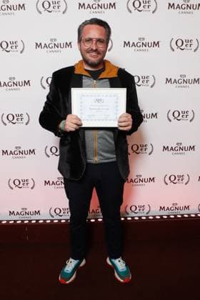 Exclusif Magnumday8photocall Exclusif Emanuel Parvu laureÃ at de la Queer Palm 2024 pour son film 3 kilomètres jusquÃ la fin du monde SoirÃ e Â Queer PalmÂ sur la plage Magnum lors du 77eme Festival International du Film de Cannes, France, le 24mai 2024 Christophe Clovis Magnum Cannes via Bestimage Magnum Beach Â Queer PalmÂ party during the 77th Cannes International Film Festival on May 24, 2024 Cannes France  Copyright: xJeremyxMelloulx xMagnumxCannesxviaxBestimagexJeremyxMelloulx xMagnumxCannesxviaxBestimagex