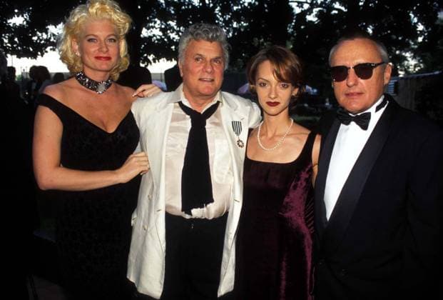 K1406JKEL.WHITE HOUSE CORRESPONDENTS DINNER.JILL VANDENBERG, TONY CURTIS, VICTORIA DUFFY AND DENNIS HOPPER 04 29 1995. JAMES M KELLY TONYCURTISRETRO Washington U.S.  - ZUMAg49_ 20110101_gaf_g114_137161 Copyright: xJamesxM.xKellyx