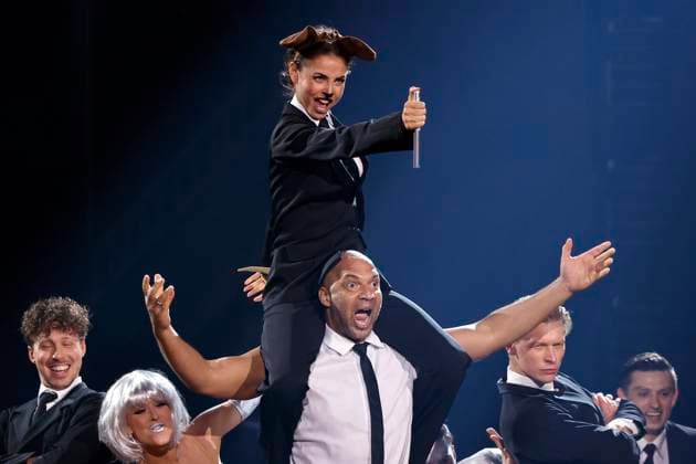 Entertainment Themen der Woche KW21 Entertainment Bilder des Tages Tänzerin Ekaterina Leonova und Tanzcoach Detlef Soost mit Profitänzern im Finale der 17. Staffel der RTL-Tanzshow Let s Dance im Coloneum. Köln, 24.05.2024 NRW Deutschland *** Dancer Ekaterina Leonova and dance coach Detlef Soost with professional dancers in the final of the 17th season of the RTL dance show Let s Dance at the Coloneum Cologne, 24 05 2024 NRW Germany Copyright: xChristophxHardtx