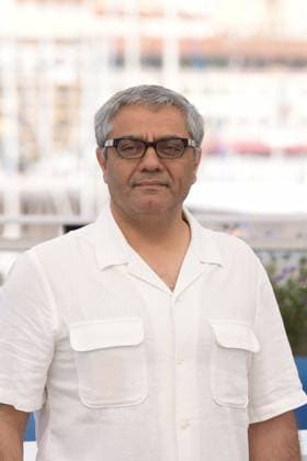 CANNES, FRANCE MAY 25 G D Mohammad RASOULOF , director, during the photocall of the film Les graines du figuier sauvage in competition at the 77th Cannes Film Festival at the Palais des Festivals on May 25, 2024 in Cannes, France CINEMA 77eme Festival de Cannes Photocall 25 05 2024 ValentinaClaret Panoramic 