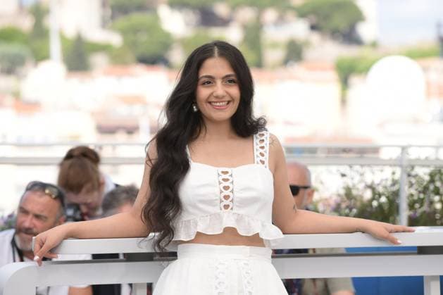 CANNES, FRANCE MAY 25 G D Niousha AKHSHI , actress, during the photocall of the film Les graines du figuier sauvage in competition at the 77th Cannes Film Festival at the Palais des Festivals on May 25, 2024 in Cannes, France CINEMA 77eme Festival de Cannes Photocall 25 05 2024 ValentinaClaret Panoramic 