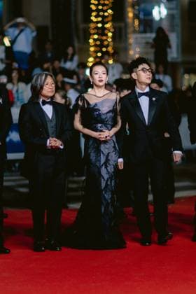 77th International Cannes Film Festival Red carpet 77eme Festival International du Film de Cannes Montee des marches du film She got No Name 305515 2024 05 24 Alpes Maritimes Cannes France Zhang, Ziyi Chan, Peter Ho sun Jiayin, Lei  Copyright: xTerencexBaelenx STAR_305515_070