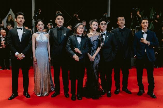 77th International Cannes Film Festival Red carpet 77eme Festival International du Film de Cannes Montee des marches du film She got No Name 305515 2024 05 24 Alpes Maritimes Cannes France Zhang, Ziyi Mi, Yang Chan, Peter Ho sun Jiayin, Lei  Copyright: xTerencexBaelenx STAR_305515_076