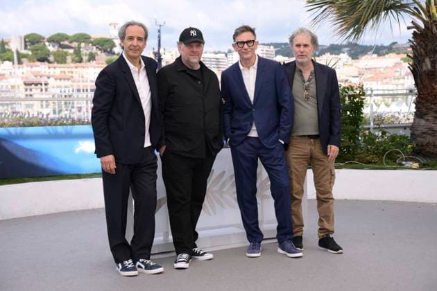 CANNES, FRANCE MAY 25 G D Alexandre DESPLAT, composer, Grà gory GADEBOIS, vocals, Michel HAZANAVICIUS, director, Serge HAZANAVICIUS, vocals, during the photocall of the film La plus prà cieuse des marchandises in compà tition at the 77th Cannes Film Festival at the Palais des Festivals on May 25, 2024 in Cannes, France CINEMA 77eme Festival de Cannes Photocall 25 05 2024 ValentinaClaret Panoramic