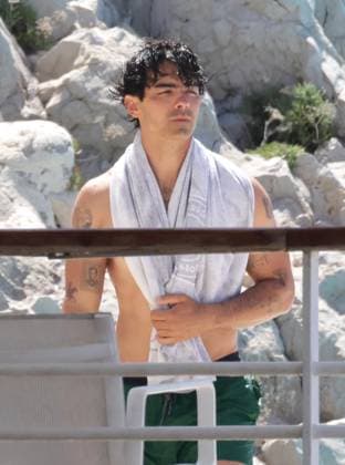 Joe Jonas At Eden Roc - Antibes Joe Jonas at the Eden Roc hotel in Antibes, France on May 25, 2024, during the 77th annual Cannes film festival. Photo by ABACAPRESS.COM Antibes France  Copyright: xABACAx