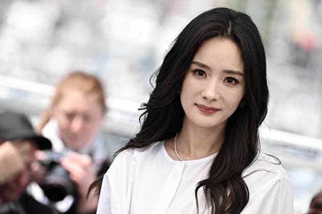 Annual Cannes Film Festival - She s Got No Name Photocall - Cannes DN Yang Mi attends the She s Got No Name Photocall at the 77th annual Cannes Film Festival at Palais des Festivals on May 25, 2024 in Cannes, France. Photo by David NIVIERE ABACAPRESS.COM CANNES France  Copyright: xNivierexDavid ABACAPRESS.COMx