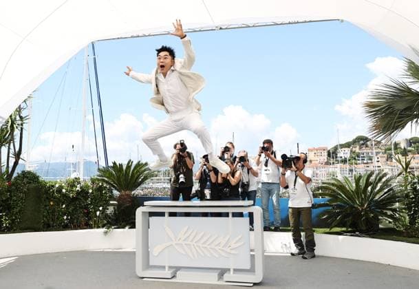 (240525) -- CANNES, May 25, 2024 -- Actor Da Peng poses during a photocall for the film She s got no name at the 77th Cannes Film Festival in Cannes, southern France, on May 25, 2024. ) FRANCE-CANNES-FILM FESTIVAL-SHE S GOT NO NAME GaoxJing 