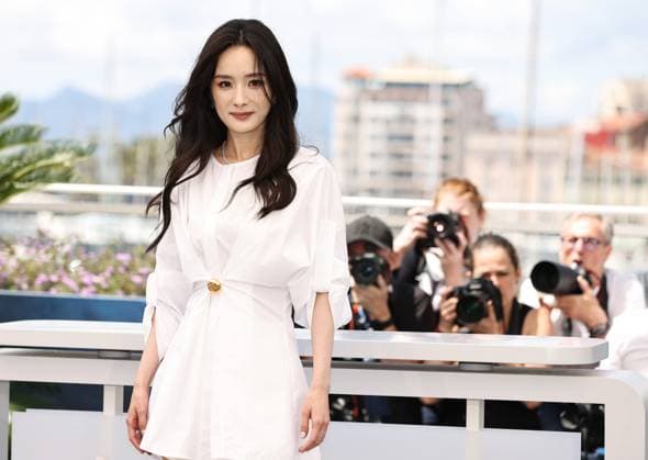 (240525) -- CANNES, May 25, 2024 -- Actress Yang Mi poses during a photocall for the film She s got no name at the 77th Cannes Film Festival in Cannes, southern France, on May 25, 2024. ) FRANCE-CANNES-FILM FESTIVAL-SHE S GOT NO NAME GaoxJing 