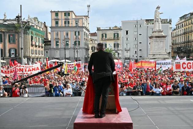 News Themen der Woche KW21 News Bilder des Tages Foto IPP Felice De Martino Napoli 25 05 2024 Manifestazione nazionale La via Maestra organizzata del sindacato CGIL nella foto Maurizio Landini sindacalista segretario generale della CGIL Italy Photo Press - World Copyright *** Photo IPP Felice De Martino Naples 25 05 2024 National demonstration La via Maestra organized by CGIL trade union in the photo Maurizio Landini trade unionist secretary general of CGIL Italy Photo Press World Copyright 