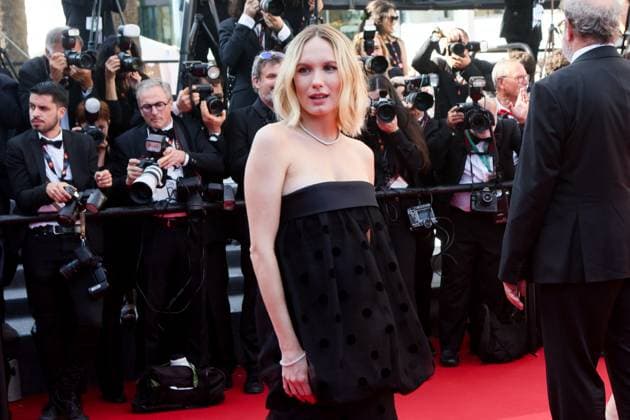 CC MontÃ e des marches pour la cÃ rÃ monie de clÃ ture du 77eme Festival International du Film de Cannes au Palais des Festivals Ã Cannes Ana Girardot MontÃ e des marches pour la cÃ rÃ monie de clÃ ture du 77eme Festival International du Film de Cannes au Palais des Festivals Ã Cannes On may 25th 2024 Christophe Clovis Bestimage Red carpet for the closing ceremony of the 77th Cannes International Film Festival at the Palais des Festivals in Cannes, France On may 25th 2024 Cannes France  Copyright: xChristophexClovisx xBestimagexChristophexClovisx xBestimagex