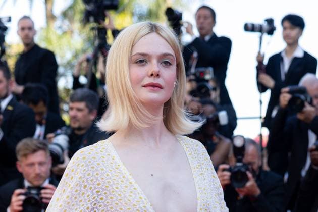 B MontÃ e des marches pour la cÃ rÃ monie de clÃ ture du 77eme Festival International du Film de Cannes au Palais des Festivals Ã Cannes Elle Fanning MontÃ e des marches pour la cÃ rÃ monie de clÃ ture du 77eme Festival International du Film de Cannes au Palais des Festivals Ã Cannes On may 25th 2024 Olivier Borde Bestimage Red carpet for the closing ceremony of the 77th Cannes International Film Festival at the Palais des Festivals in Cannes, France On may 25th 2024 Cannes France  Copyright: xOLIVIERxBORDEx xBESTIMAGExOLIVIERxBORDEx xBESTIMAGEx