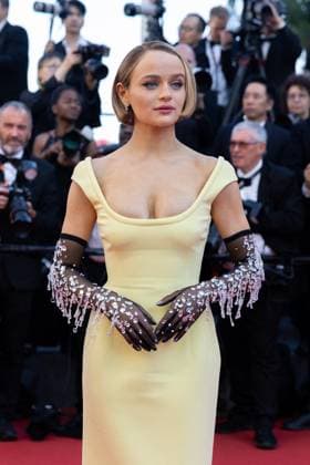 B MontÃ e des marches pour la cÃ rÃ monie de clÃ ture du 77eme Festival International du Film de Cannes au Palais des Festivals Ã Cannes Joey King MontÃ e des marches pour la cÃ rÃ monie de clÃ ture du 77eme Festival International du Film de Cannes au Palais des Festivals Ã Cannes On may 25th 2024 Olivier Borde Bestimage Red carpet for the closing ceremony of the 77th Cannes International Film Festival at the Palais des Festivals in Cannes, France On may 25th 2024 Cannes France  Copyright: xOLIVIERxBORDEx xBESTIMAGExOLIVIERxBORDEx xBESTIMAGEx