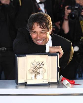 Cannes, 77th Cannes Film Festival 2024, Palme D Or Winners Photocall Cannes, 77th Cannes Film Festival 2024, Palme D Or Winners Photocall Pictured: Sean Baker Cannes France  Copyright: xIPA ABACAx