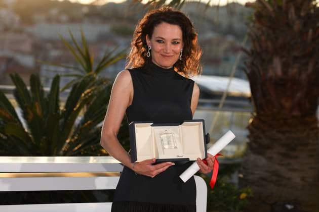 May 25, 2024, Cannes, Cote D azur, France: CORALIE FARGEAT wins the Best Screenplay and poses during Winners photocall at the 77th Annual Cannes Film Festival at Palais des Festivals in Cannes, France Cannes France - ZUMAc179 20240525_zep_c179_104 Copyright: xMickaelxChavetx