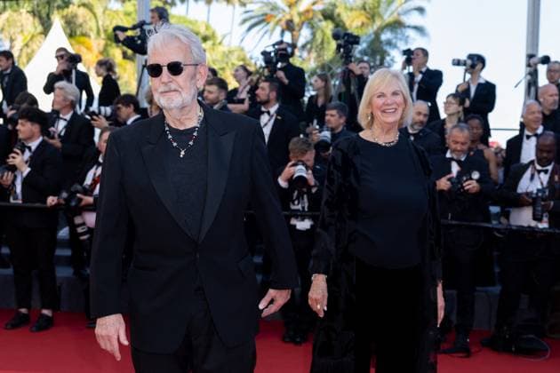 B MontÃ e des marches pour la cÃ rÃ monie de clÃ ture du 77eme Festival International du Film de Cannes au Palais des Festivals Ã Cannes Walter Murch et sa femme Aggie MontÃ e des marches pour la cÃ rÃ monie de clÃ ture du 77eme Festival International du Film de Cannes au Palais des Festivals Ã Cannes Le 25 mai 2024 Olivier Borde Bestimage Red carpet for the closing ceremony of the 77th Cannes International Film Festival at the Palais des Festivals in Cannes, France On may 25th 2024 Cannes France  Copyright: xOLIVIERxBORDEx xBESTIMAGExOLIVIERxBORDEx xBESTIMAGEx