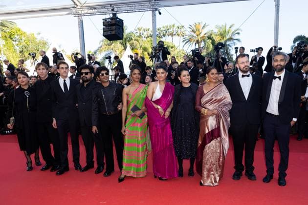B MontÃ e des marches pour la cÃ rÃ monie de clÃ ture du 77eme Festival International du Film de Cannes au Palais des Festivals Ã Cannes Julien Graff, Zico Maitra, Hridhu Haroon, Kani Kusruti, Divya Prabha, Payal Kapadia, Chhaya Kadam, Thomas Hakim, Ranabir Das MontÃ e des marches pour la cÃ rÃ monie de clÃ ture du 77eme Festival International du Film de Cannes au Palais des Festivals Ã Cannes On may 25th 2024 Olivier Borde Bestimage Red carpet for the closing ceremony of the 77th Cannes International Film Festival at the Palais des Festivals in Cannes, France On may 25th 2024 Cannes France  Copyright: xOLIVIERxBORDEx xBESTIMAGExOLIVIERxBORDEx xBESTIMAGEx
