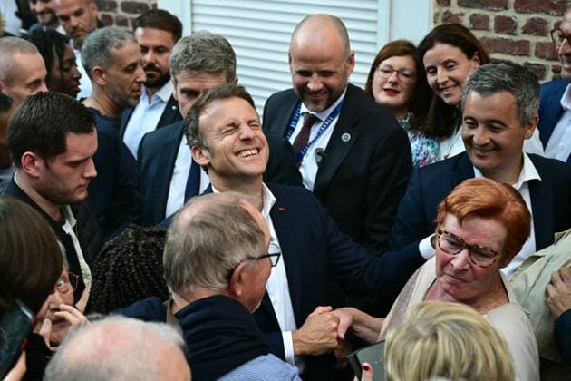 Emmanuel Macron will drink a beer in a bar with the inhabitants of Tourcoing, before the final of the 2024 Coupe de France PSG OL at Stade Pierre Mauroy Emmanuel Macron, President of the French Republic, will drink a beer in a bar with the inhabitants of Tourcoing, before the final of the 2024 Coupe de France PSG OL at Stade Pierre Mauroy On this occasion he is presented with a LOSC club jersey flocked with his Tourcoing first name, May 25, 2024 Miguel Medina Pool Bestimage Emmanuel Macron, President of the French Republic, will drink a beer in a bar with the inhabitants of Tourcoing, before the final of the 2024 Coupe de France PSG OL at the Pierre Mauroy stadium On this occasion he was offered a LOSC club jersey printed with his first na  Copyright: xMiguelxMedina Pool BestimagexMiguelxMedina Pool Bestimagex